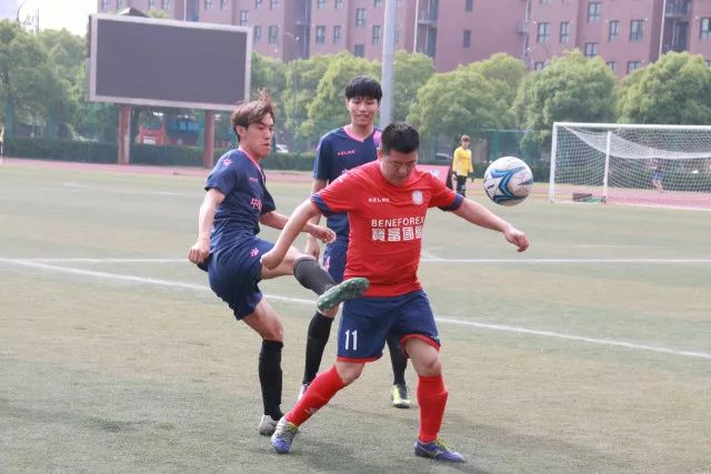 记者：最后时刻没有用哈珀 这对于马刺来说一定是败笔